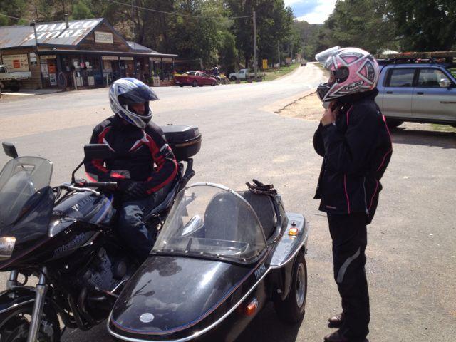 Anyway, the other day after a quick ride over to Dargo on our VTR 1000, it was H and my turn to give the Diversion a whirl.